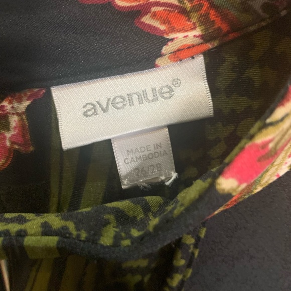 AVENUE Women’s Tunic - Floral long sleeve, Size: 26/28 - Picture 9 of 10